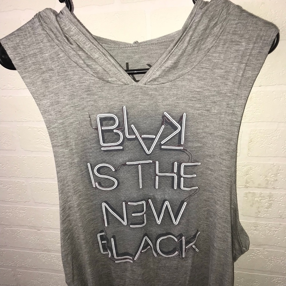 Rocawear cut off shirt